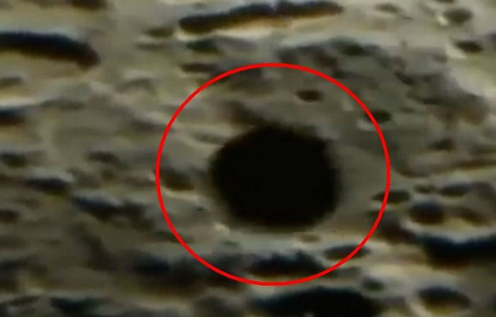 Astronomical Observatory spotted a UFO on the moon