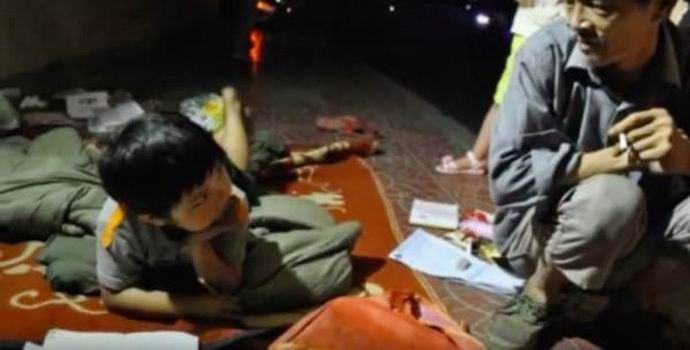 A homeless man who found a girl in a garbage container took up her upbringing