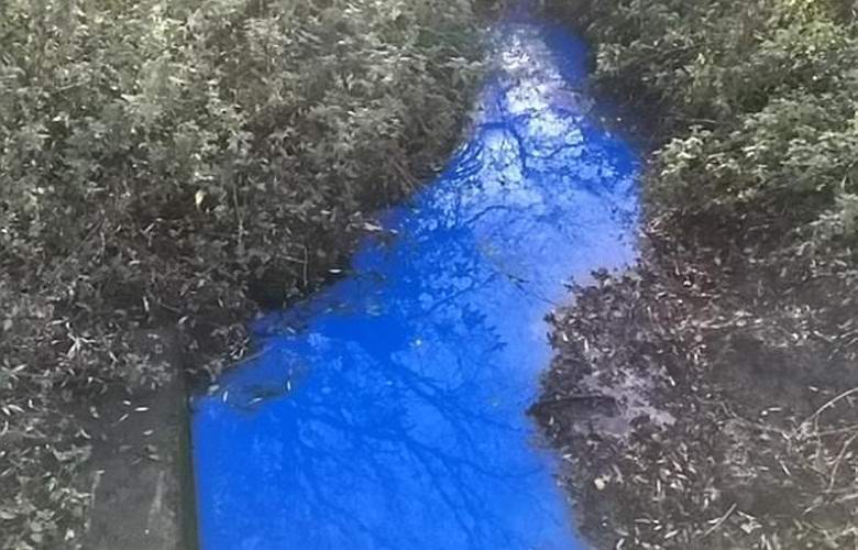 The British River mysteriously changes color