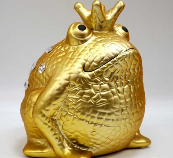 Golden frog piggy bank 