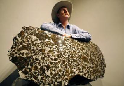 A precious gift from heaven weighing 1 ton: meteorite Fukan