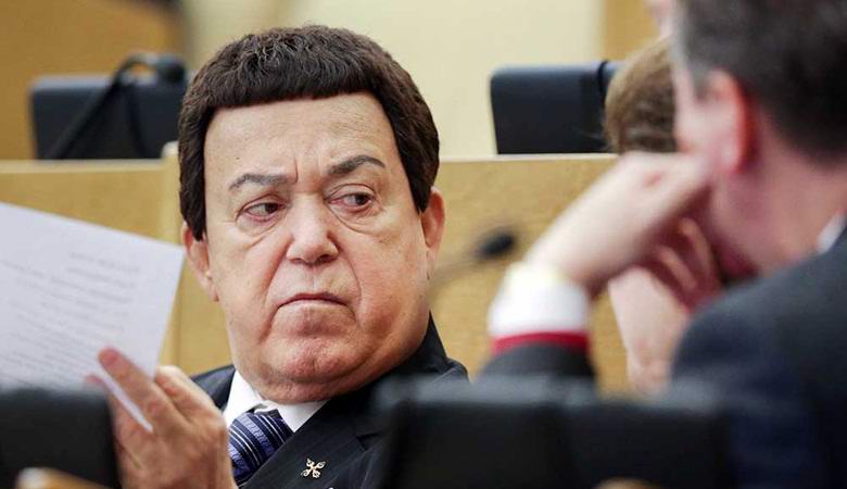 The spirit of Joseph Kobzon photographed at a meeting of the State Duma