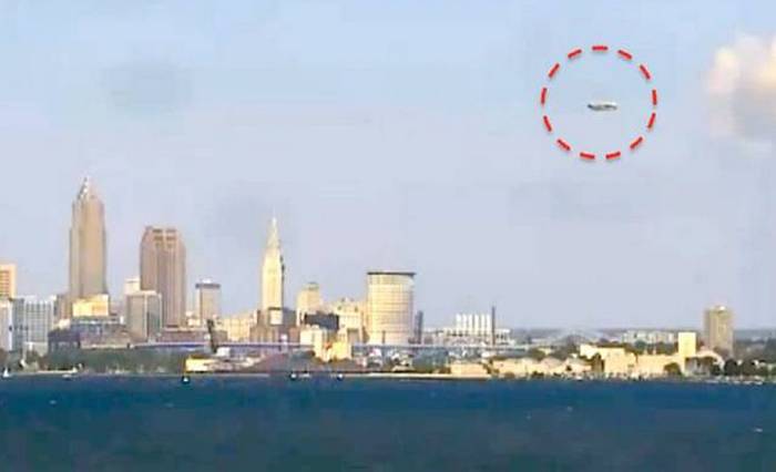 A giant UFO flaunted in front of Cleveland residents