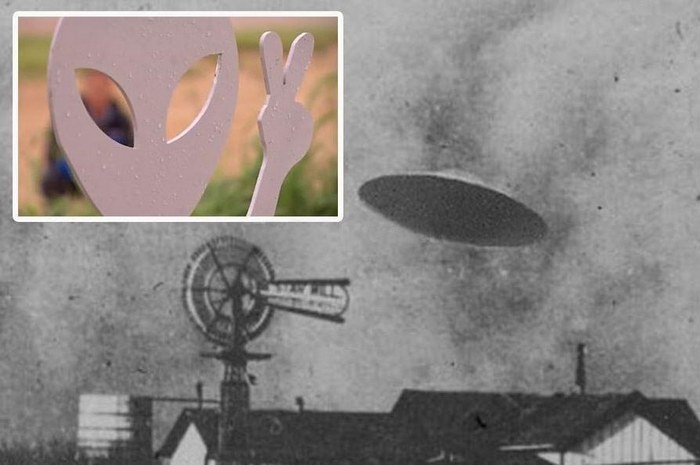 Alien Ned is buried in the cemetery of the town of Aurora