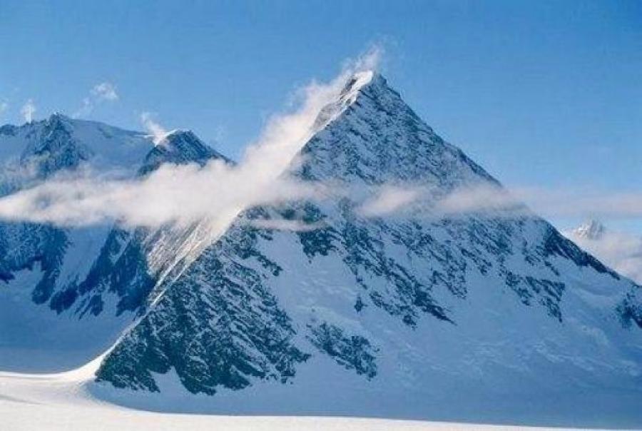 The researcher found a pyramid under the ice of Antarctica