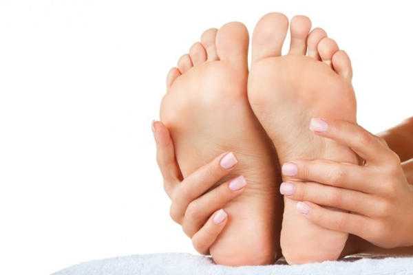 Why does the left heel itch 