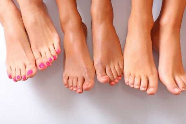 Why does the right foot itch? 