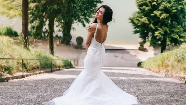 why dream of seeing yourself in a wedding dress for a married woman 