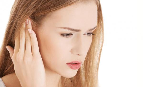daytime and evening itching portends a serious conflict with a boss or relative 
