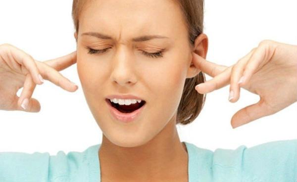 If both earlobes itch 