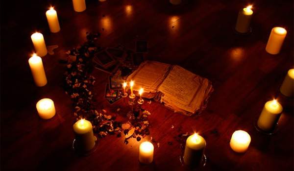 divination for a prophetic dream with candles 