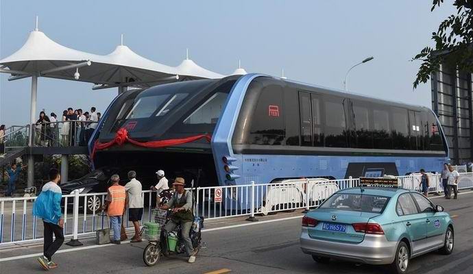 The Chinese tested the first portal bus