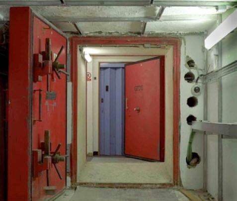 End of the world: 10 secluded places that increase the chances of your survival (10 photos) (5)