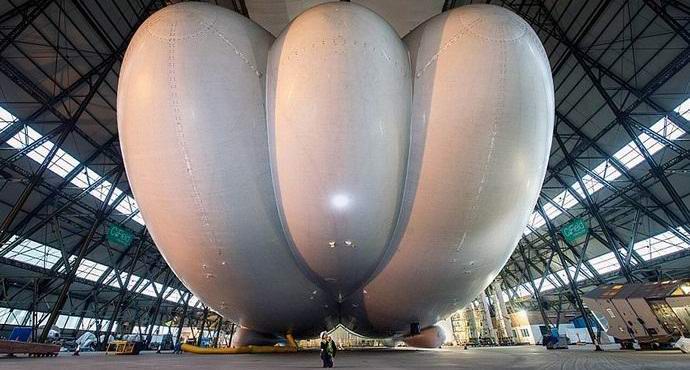 The largest airship took off from the ground