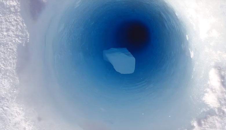 A piece of ice thrown into the Antarctic well makes a very strange sound.