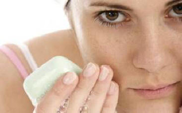 Soap with triclosan harms the heart