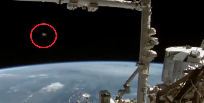 The ISS photographed another UFO