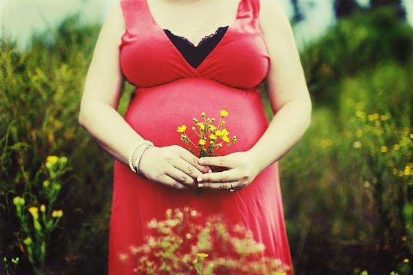 Can pregnant women visit the cemetery? 