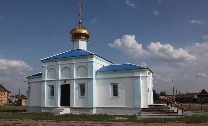 The silhouette of an angel appeared on the door of the Russian temple