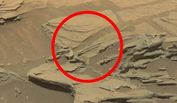 A spoon floating in the air was discovered on Mars