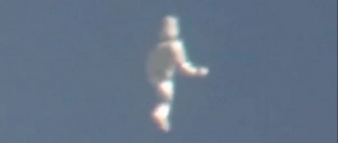 UFO flies over Los Angeles in the form of a man