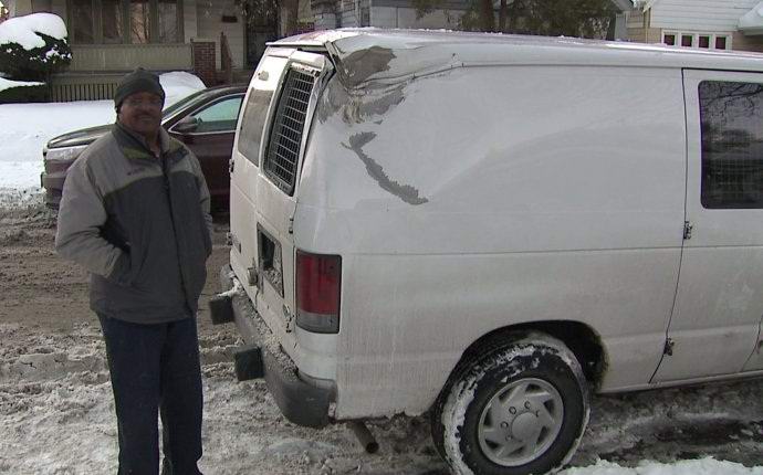 A small UFO fell on an American car