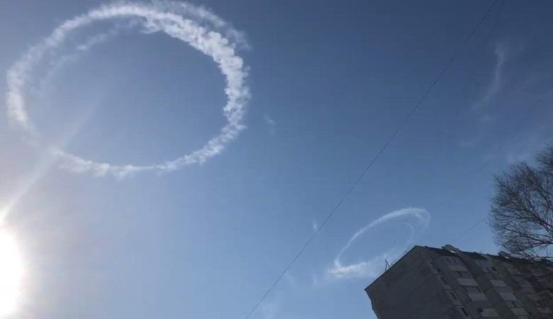 Inexplicable circles in the sky over Vladivostok