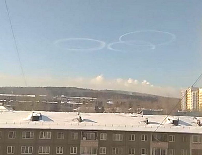 Clouds in the form of rings appear and multiply over Irkutsk