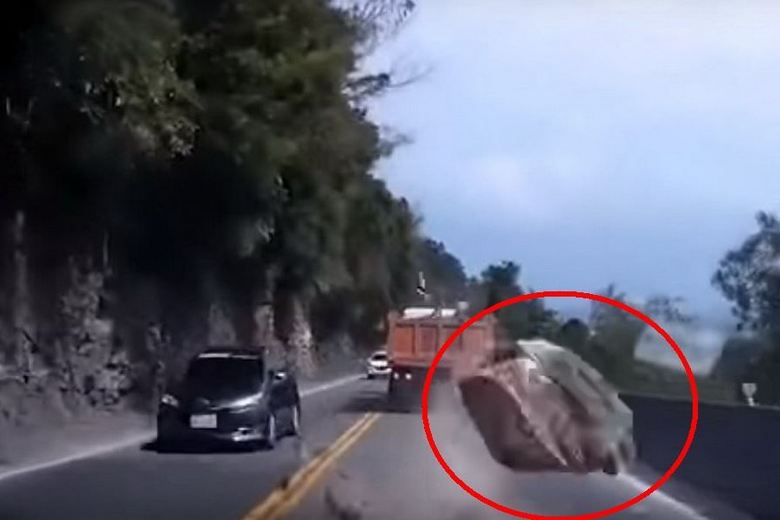 A huge boulder almost becomes the cause of a terrible accident