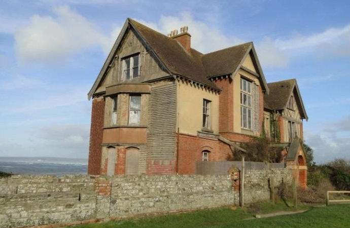 A mansion with ghosts put up for sale in London