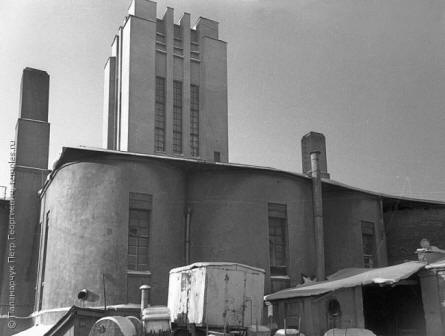 A living corpse in the furnace of the Moscow crematorium