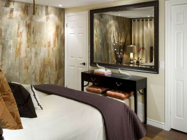 mirror in the bedroom 