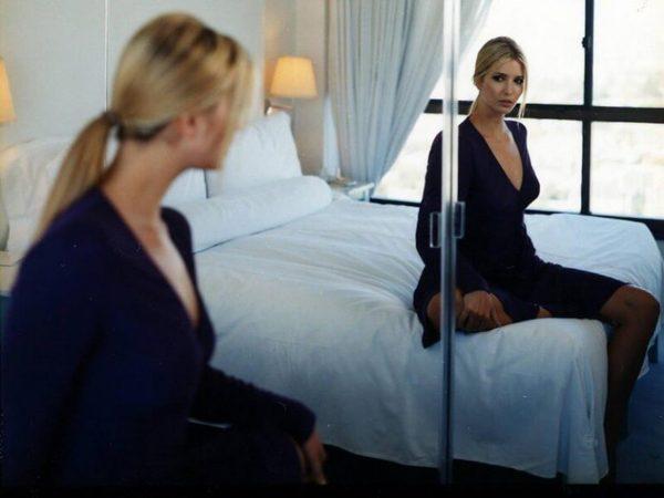 cry in front of the mirror 