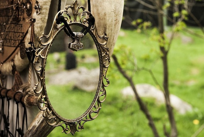 The last service of an antique mirror