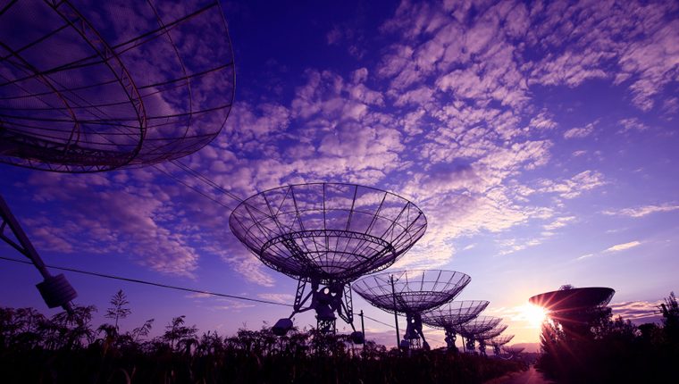 Repetitive signals from deep space are extremely unlikely to be sent by an alien civilization.  That's why 