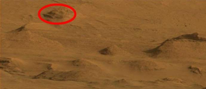 Rover photographed on Mars Pharaoh