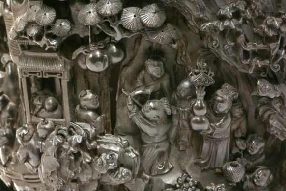The couple was shocked to learn that they propped up the door with a pot for $ 400,000.