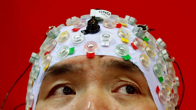 Nuro startup is trying to get around Tesla and Facebook in solving the global challenge of connecting the human brain to a computer.