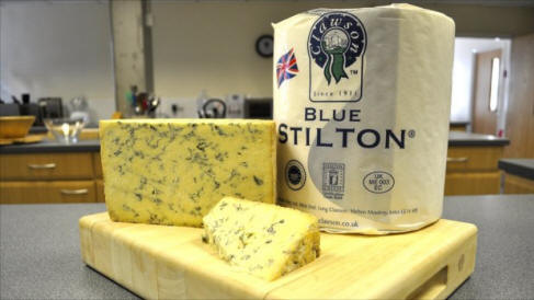 Stilton blue cheese causes strange dreams