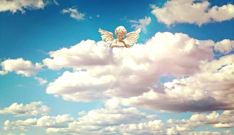 A strange figure or unusual cloud in the sky surprised the Sicilians
