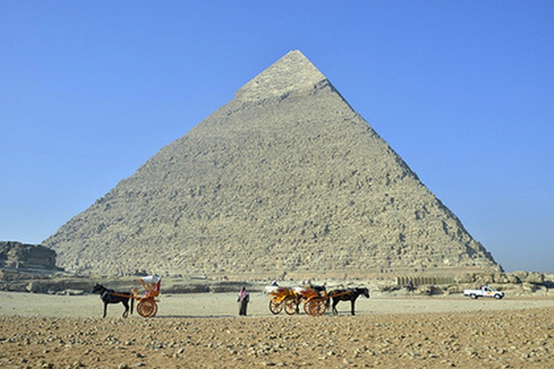 The Chamber of Secrets in the Cheops Pyramid hides a throne of meteorite iron