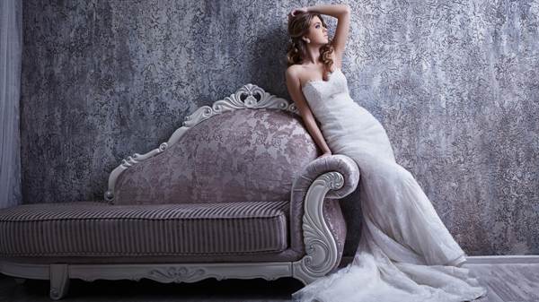 what is the dream of a daughter in a wedding dress 