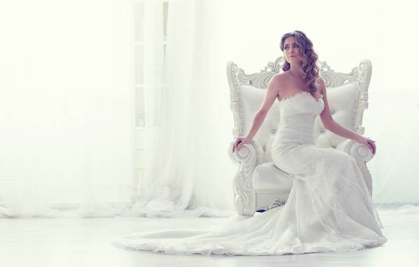 to see a daughter in a wedding dress in a dream 