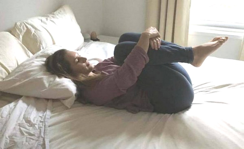Three exercises in the morning in bed - as a prevention against many diseases