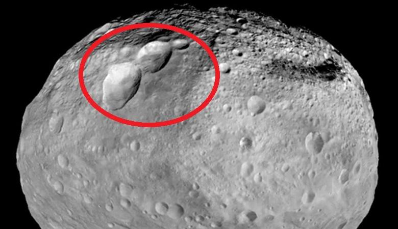 Scientists have published pictures of a giant snowman on an asteroid