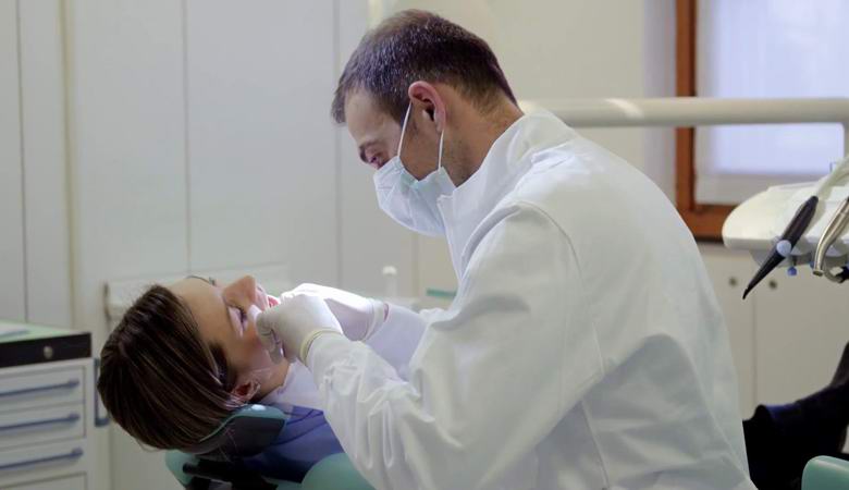 In America, dentists mysteriously die