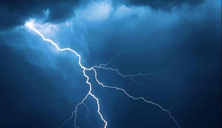 In Cheboksary, lightning mysteriously set fire to a pensioner's apartment