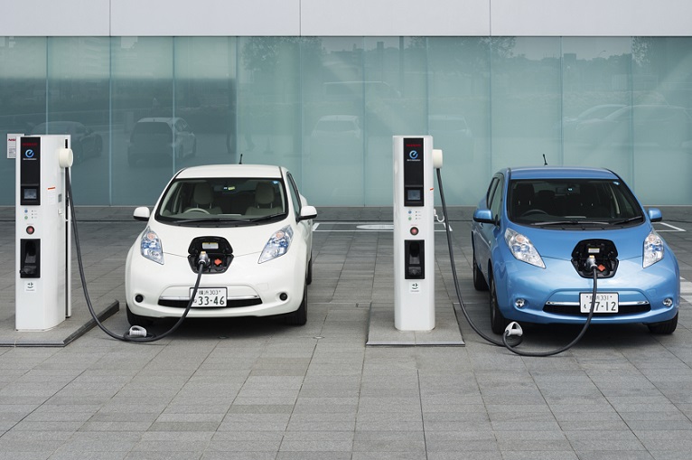 In China, electric car owners will make money by selling electricity.