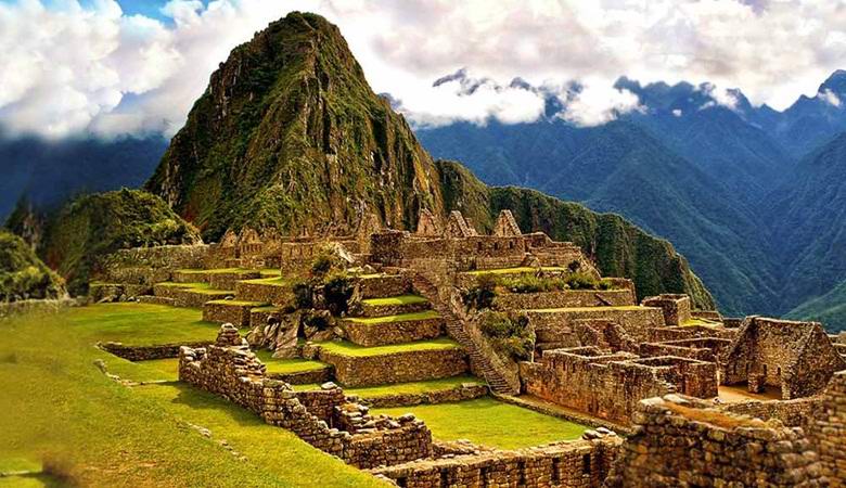 UFO photographed in Machu Picchu