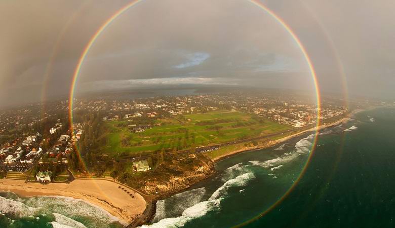 In St. Petersburg, filmed a rare rainbow